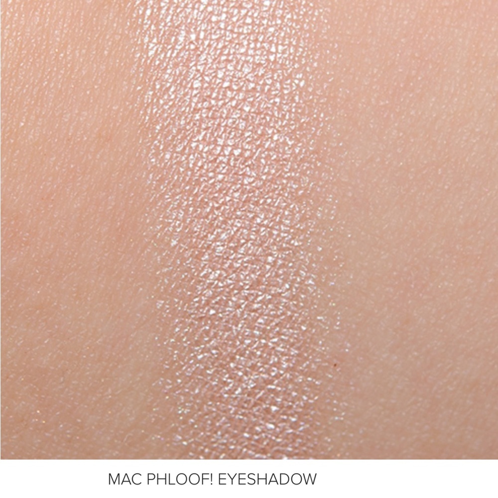 MAC Cosmetics Frost Eyeshadow in Phloof! - Swatched, Rare, HTF, Discontinued - Picture 4 of 16
